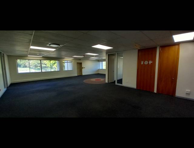 1,609M² OFFICE TO LET IN WOODMEAD